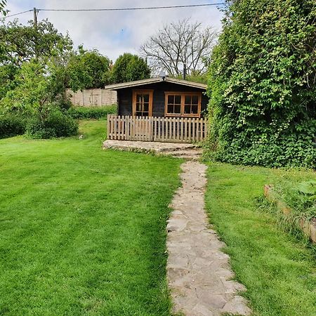 The Cabin - A Very Quiet Location Pewsey Exterior photo